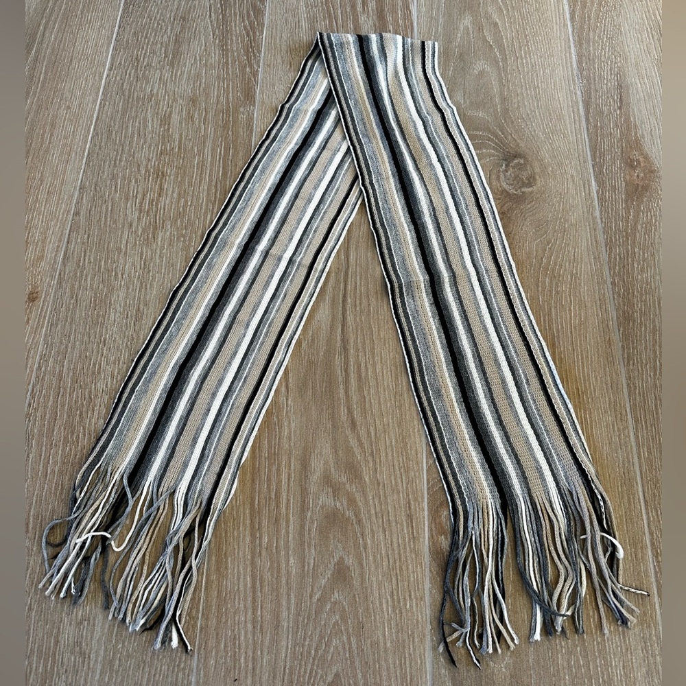 New York & Company Scarf